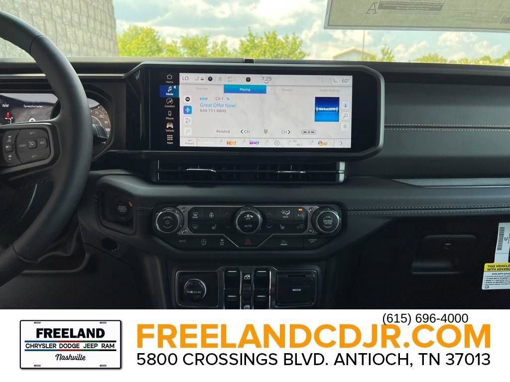 New 2025 Jeep Gladiator Sport image 25