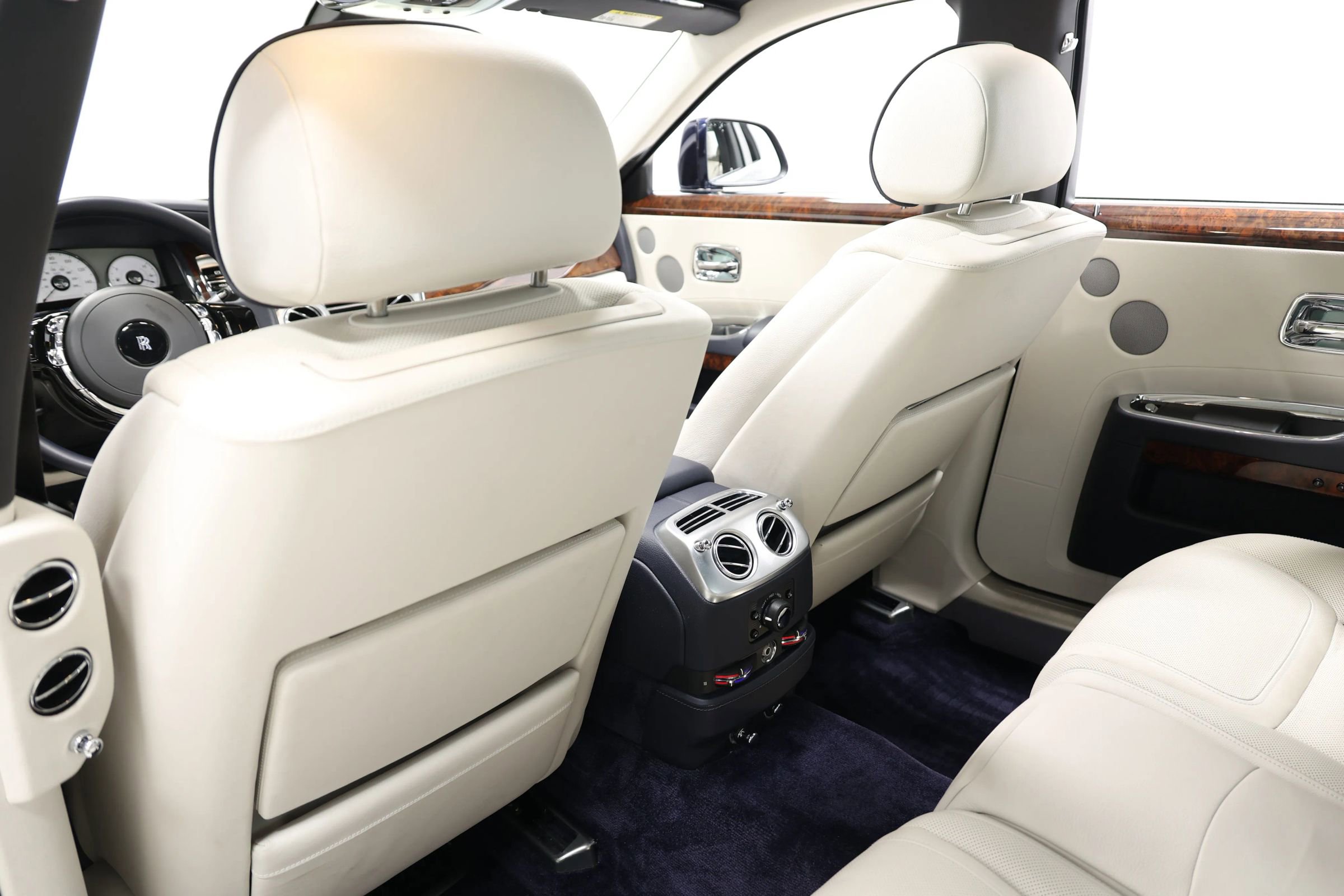 Used 2015 Rolls-Royce Ghost image 67