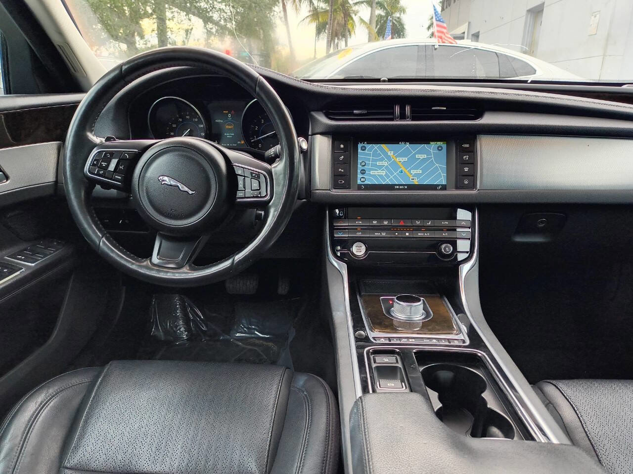 Used 2016 Jaguar XF Prestige AWD/4WD image 36