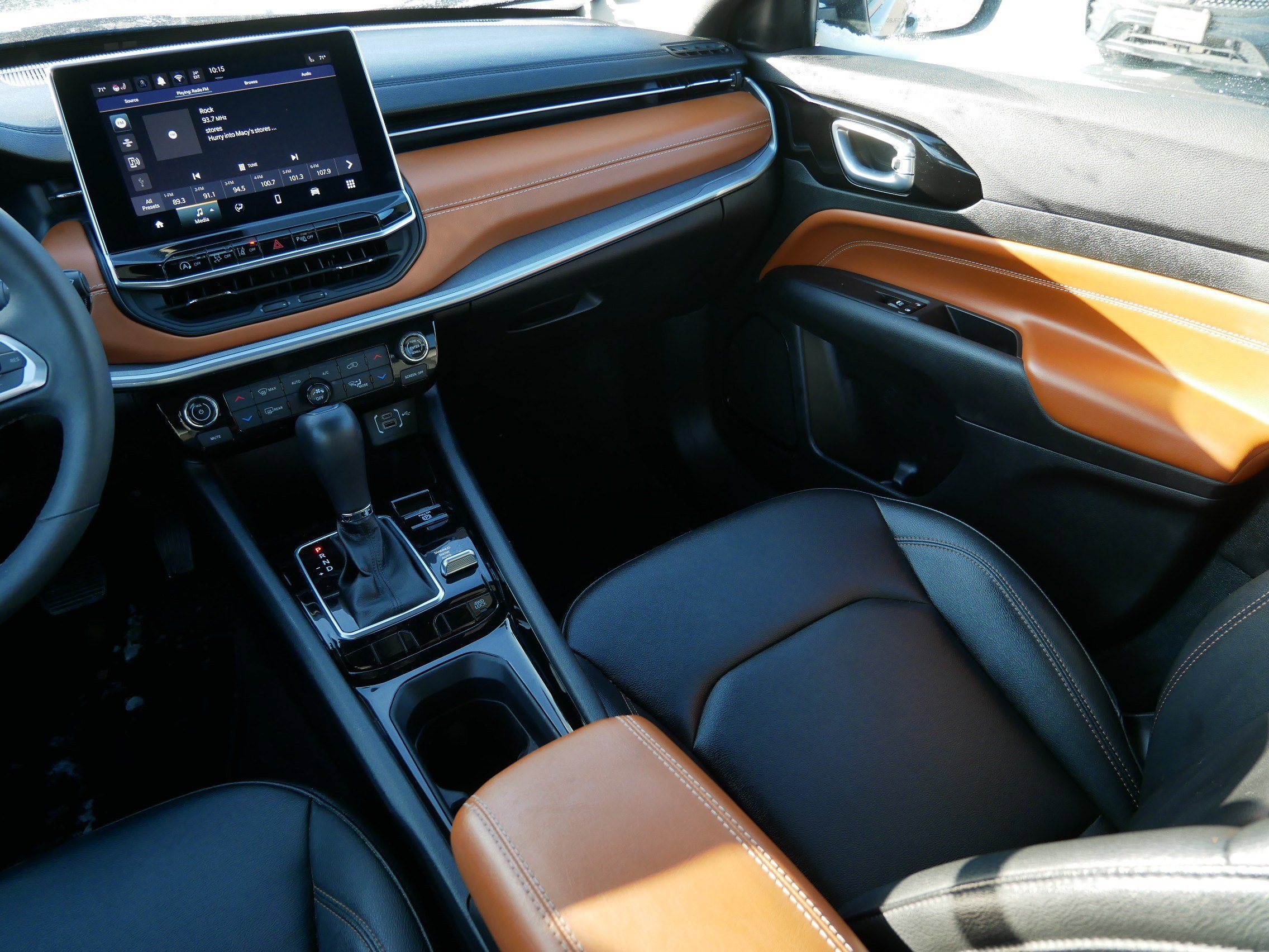 Used 2024 Jeep Compass Limited image 11