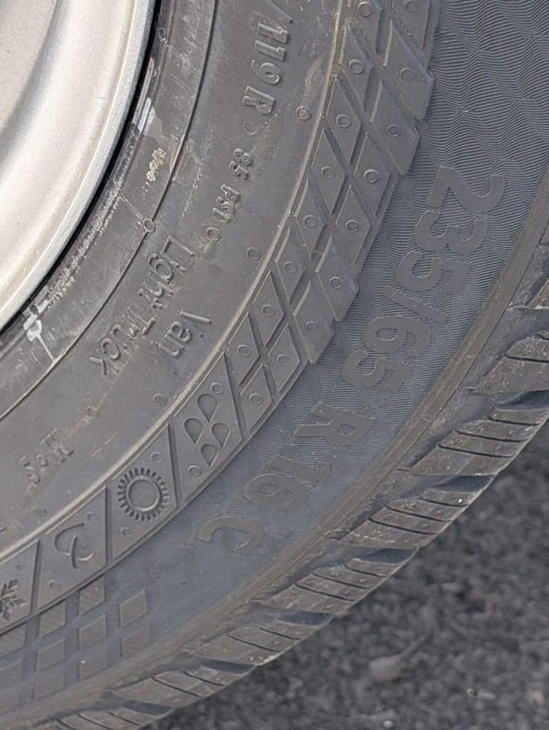 New 2026 Ford Transit 250 148 Medium Roof w/ Load Area Protection Package image 14