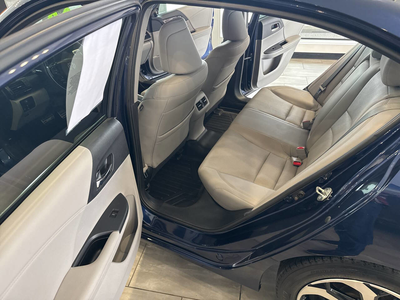 Used 2017 Honda Accord EX-L image 29