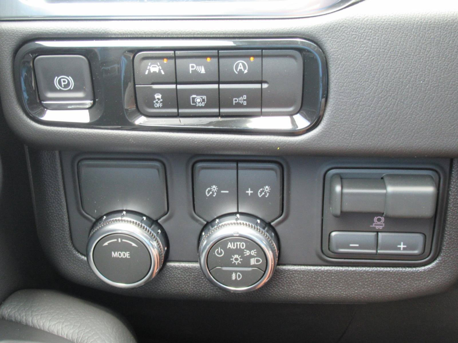 New 2026 GMC Yukon Denali w/ Advanced Technology Package RWD image 26