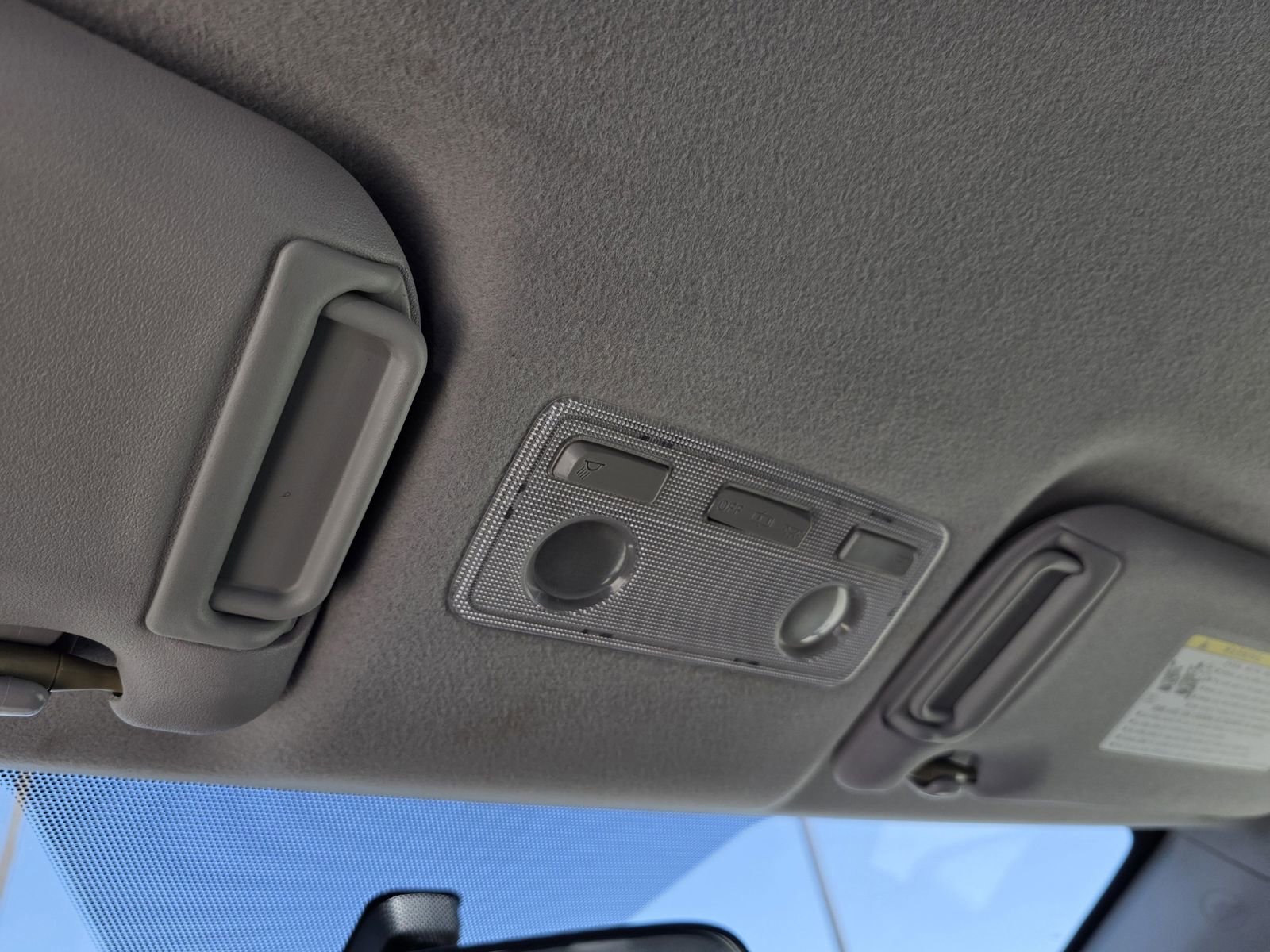 Used 2014 Toyota Yaris L image 29