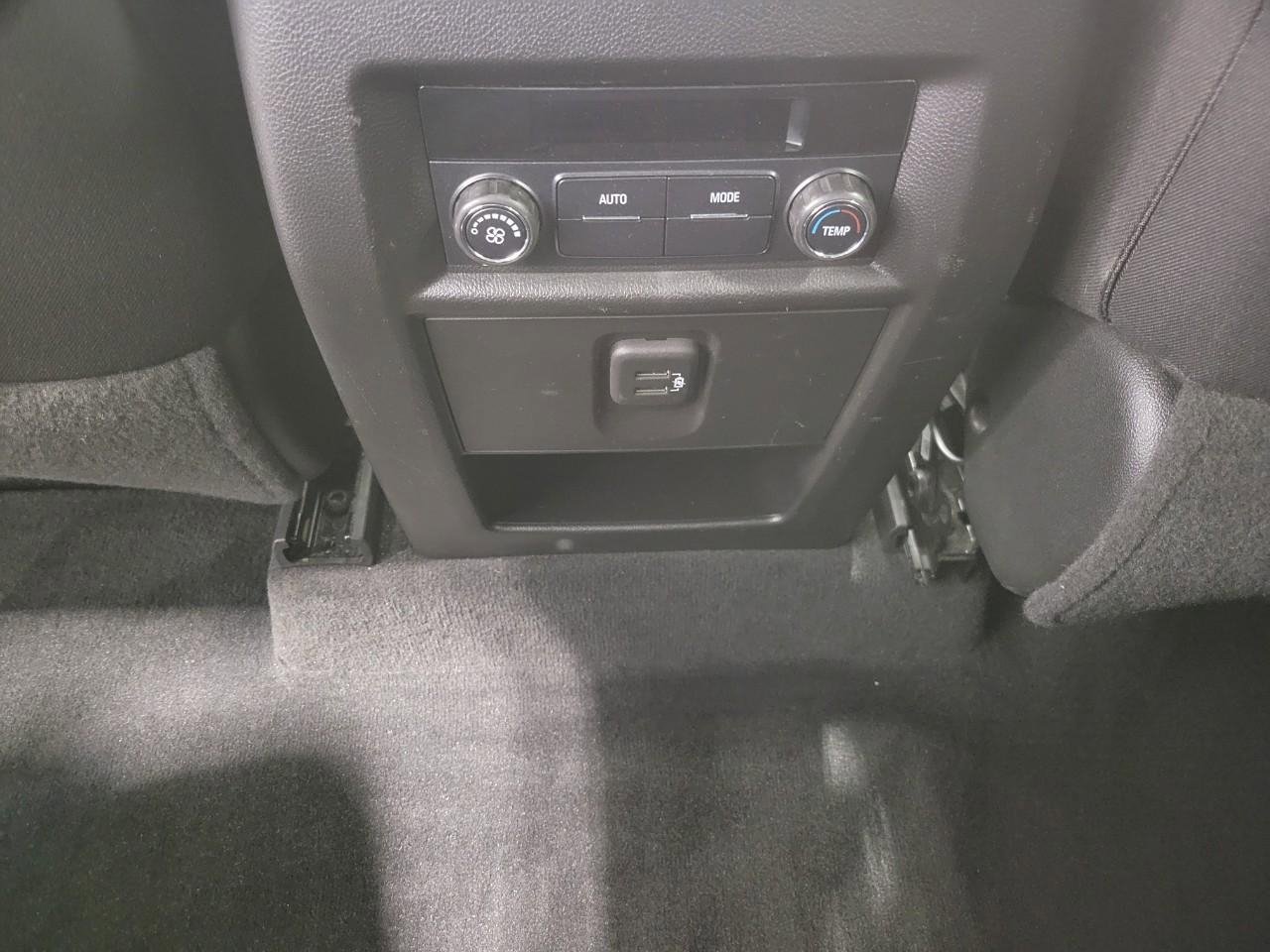 Used 2022 Chevrolet Traverse LT AWD/4WD image 23