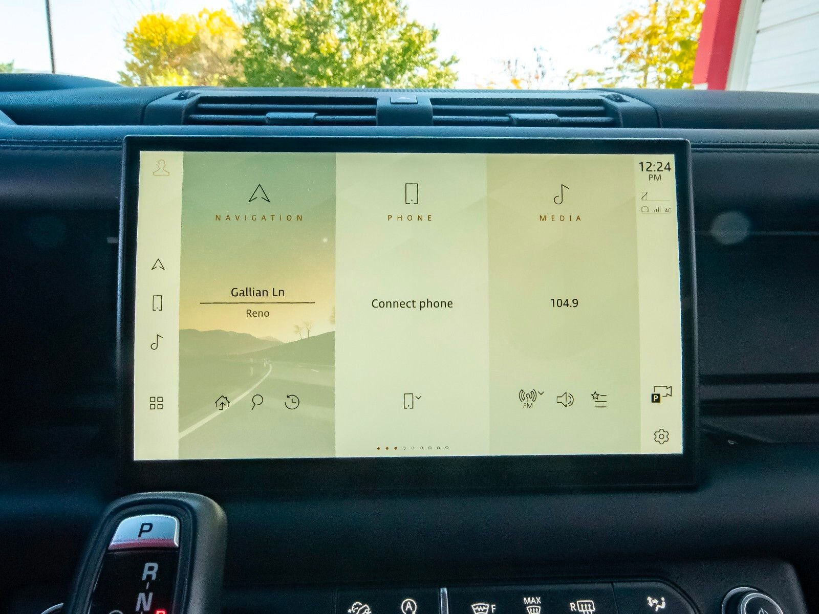 Used 2022 Land Rover Defender 110 V8 image 18