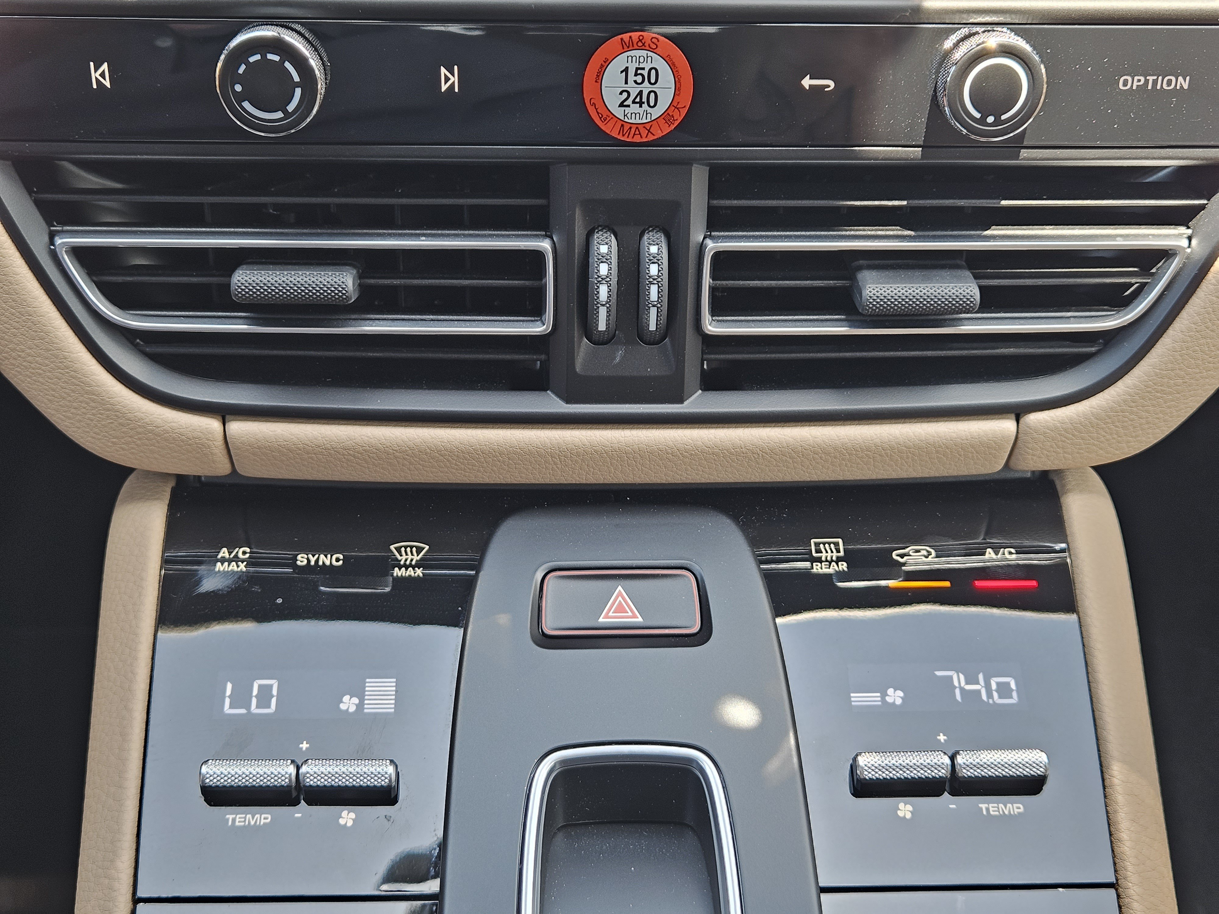 Certified 2026 Porsche Macan AWD/4WD image 19