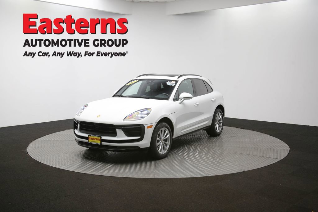 Used 2023 Porsche Macan T w/ Premium Package Plus image 57
