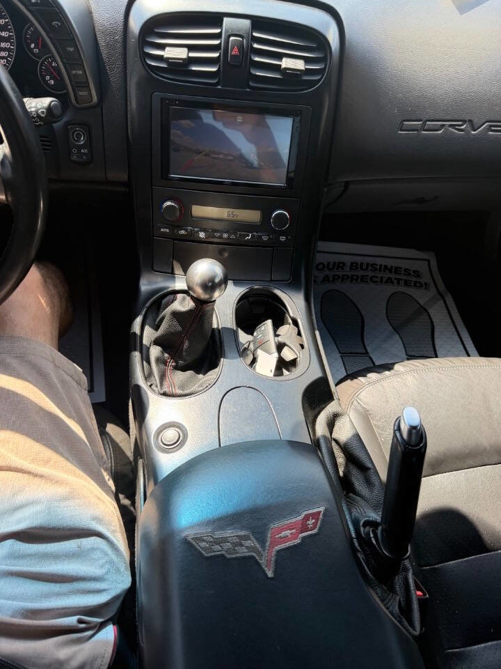 Used 2006 Chevrolet Corvette Coupe w/ Performance Package image 13