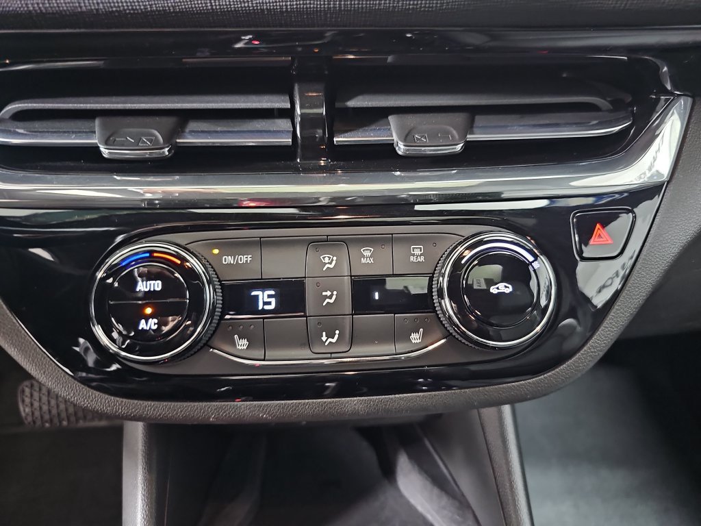 Used 2024 Buick Envista Sport Touring w/ Convenience I Package FWD image 28