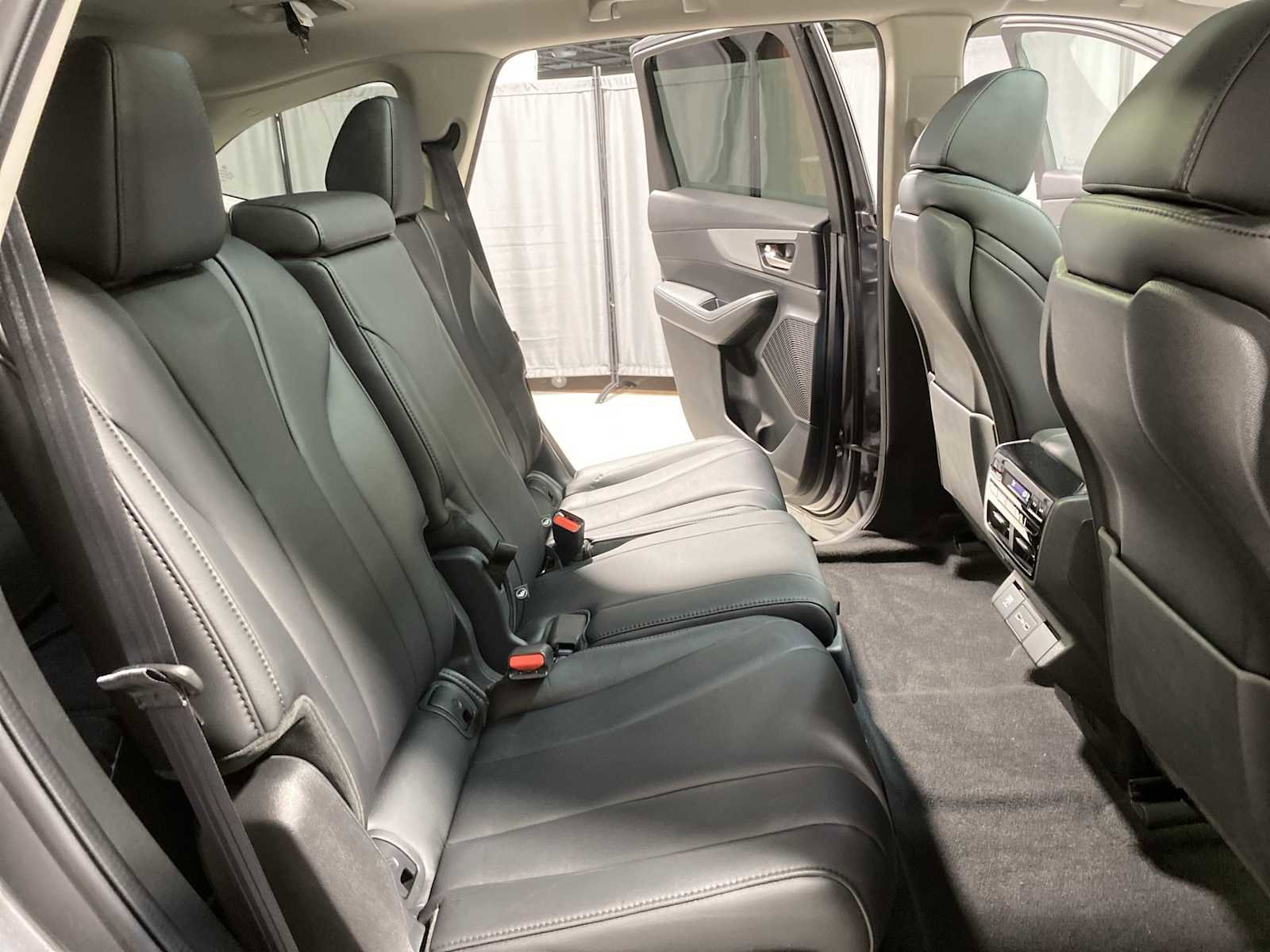 Used 2023 Acura MDX SH-AWD image 13