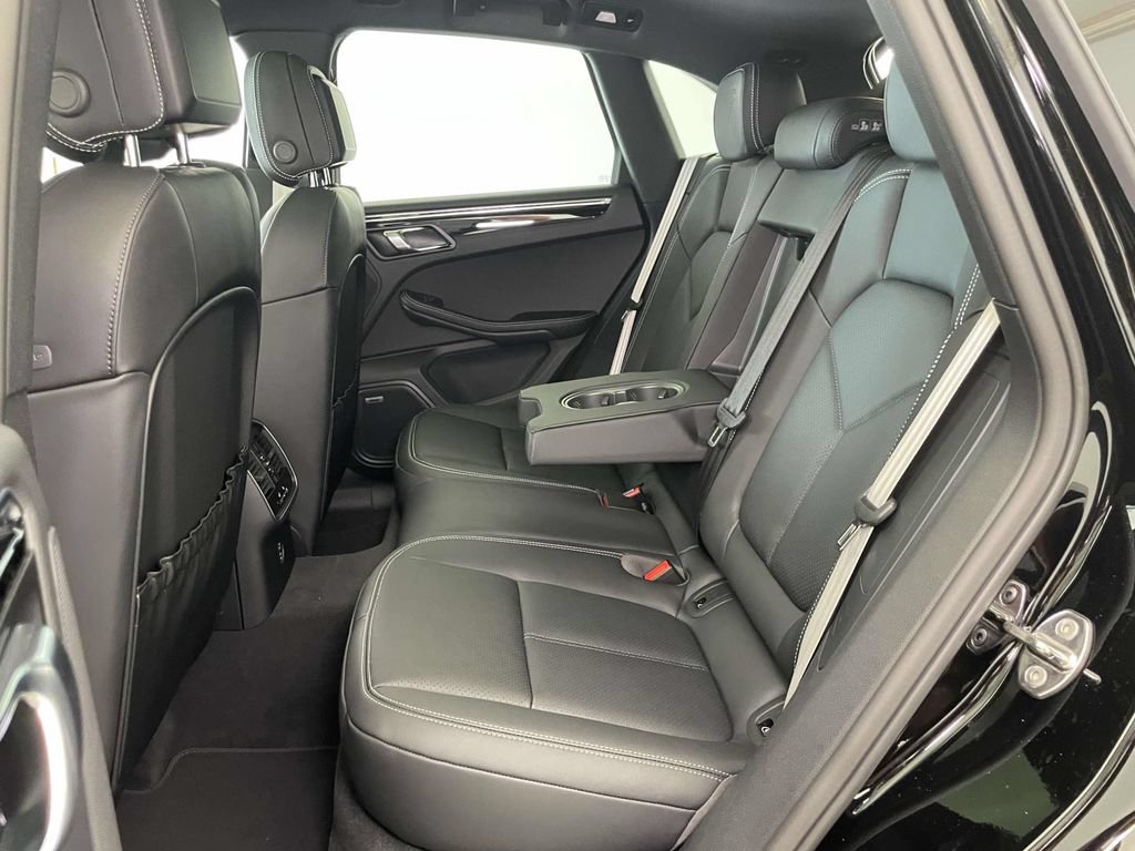 New 2026 Porsche Macan AWD/4WD image 19