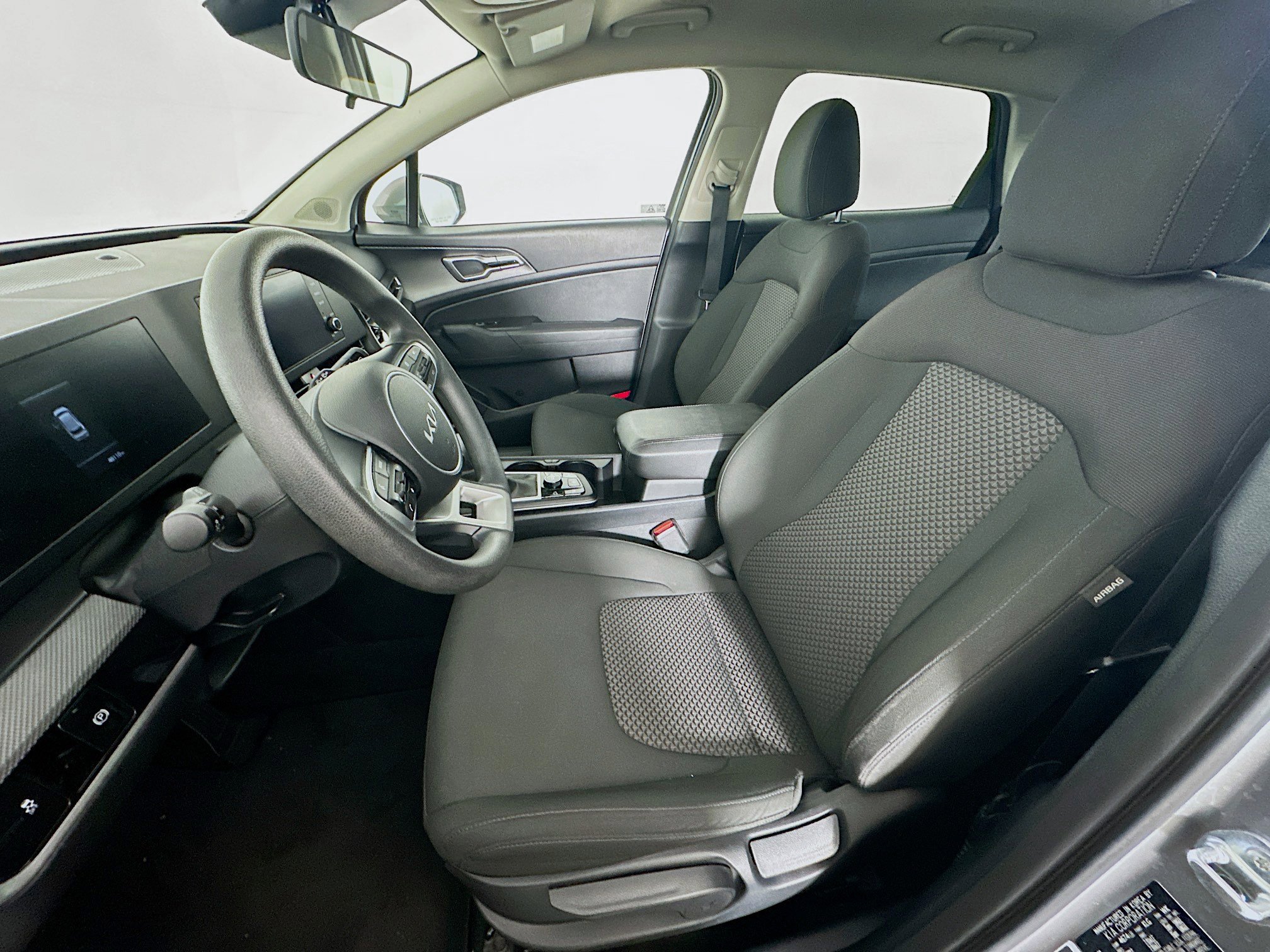 Used 2024 Kia Sportage LX image 13