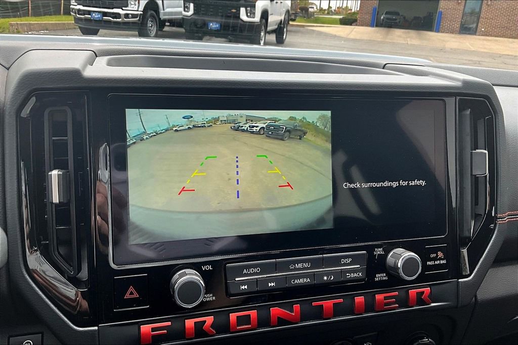Used 2025 Nissan Frontier PRO-4X w/ Tow Package AWD/4WD image 17