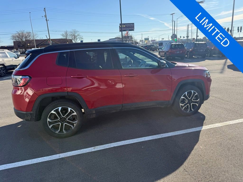Used 2023 Jeep Compass Limited image 3