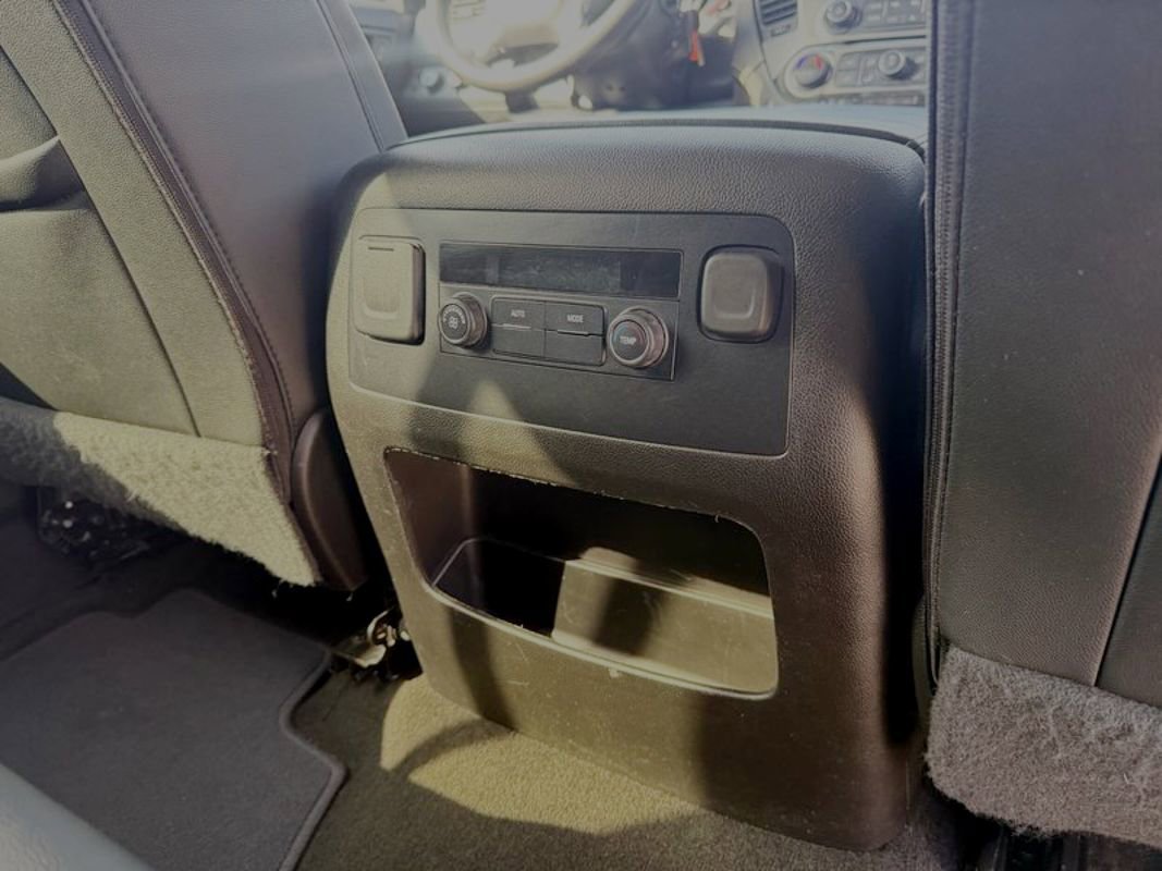 Used 2018 Chevrolet Suburban LT image 35