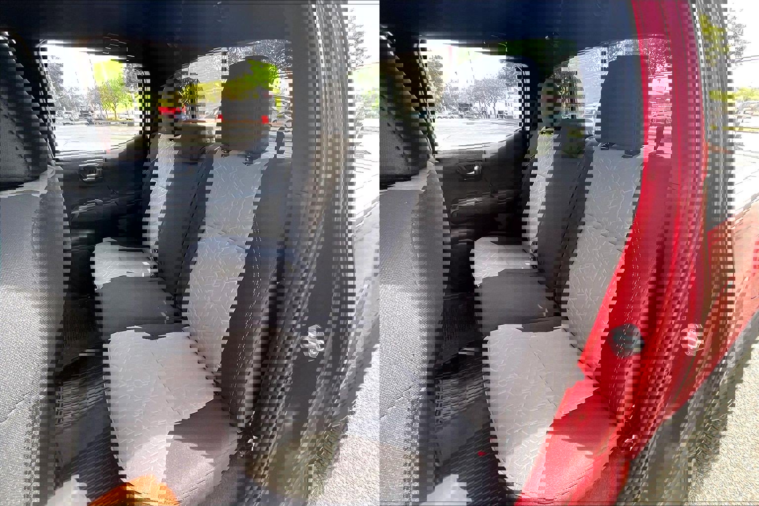 Used 2022 Toyota Tacoma TRD Off-Road w/ Technology Package AWD/4WD image 29