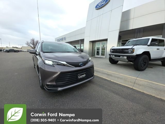 Used 2022 Toyota Sienna LE