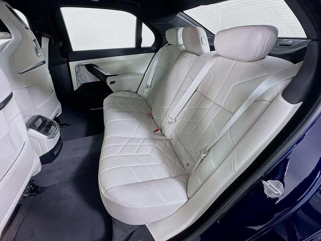 New 2026 BMW 750e xDrive w/ Executive Package AWD/4WD image 17
