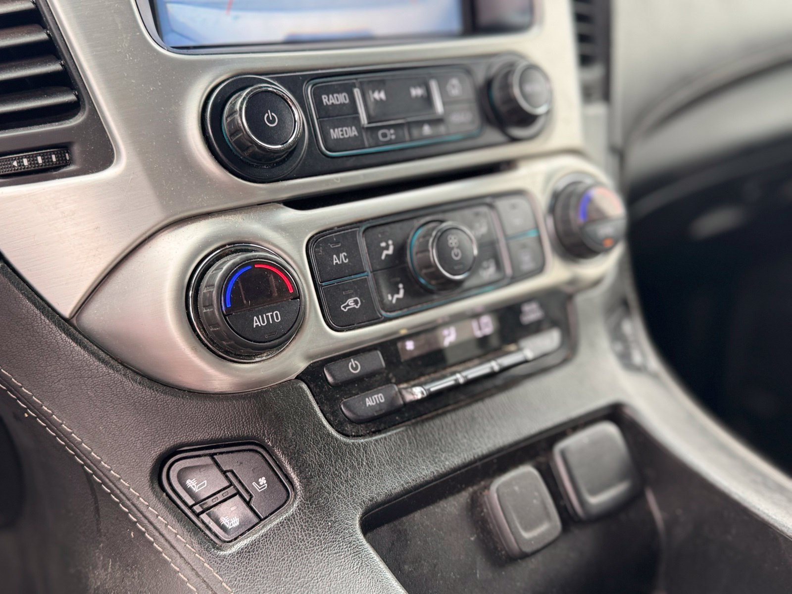 Used 2018 GMC Yukon XL SLT AWD/4WD image 23