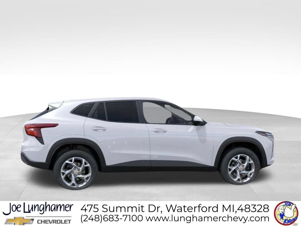 New 2026 Chevrolet Trax LS w/ LS Convenience Package FWD image 5