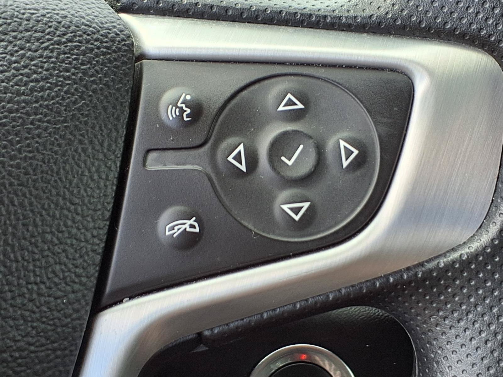 Used 2024 GMC Terrain SLE w/ Driver Convenience Package FWD image 21