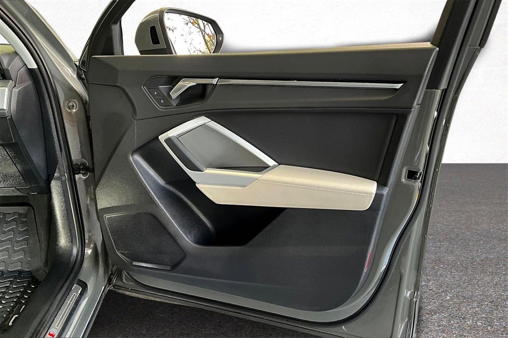 Used 2020 Audi Q3 2.0T Premium Plus w/ Premium Plus Package image 24