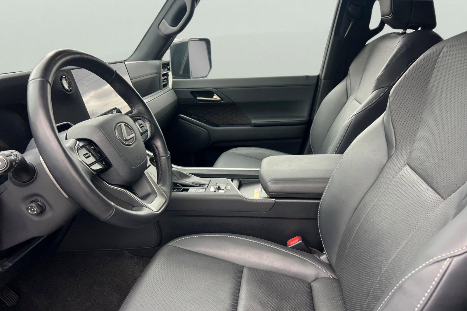 Used 2024 Lexus GX 550 image 14