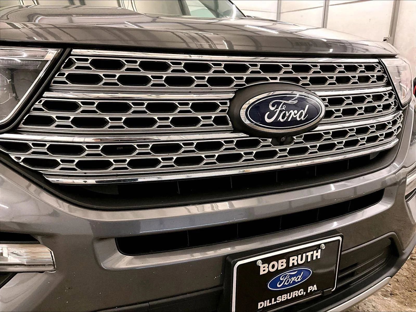 Used 2021 Ford Explorer Limited w/ Equipment Group 301A AWD/4WD image 30