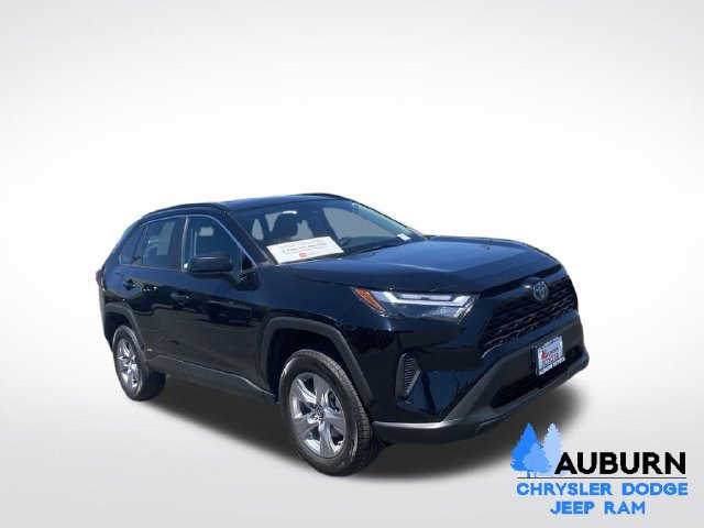 Used 2024 Toyota RAV4 LE AWD/4WD image 3