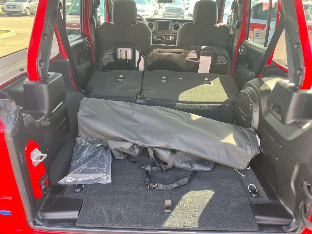 Used 2023 Jeep Wrangler Unlimited w/ Cold Weather Group image 31