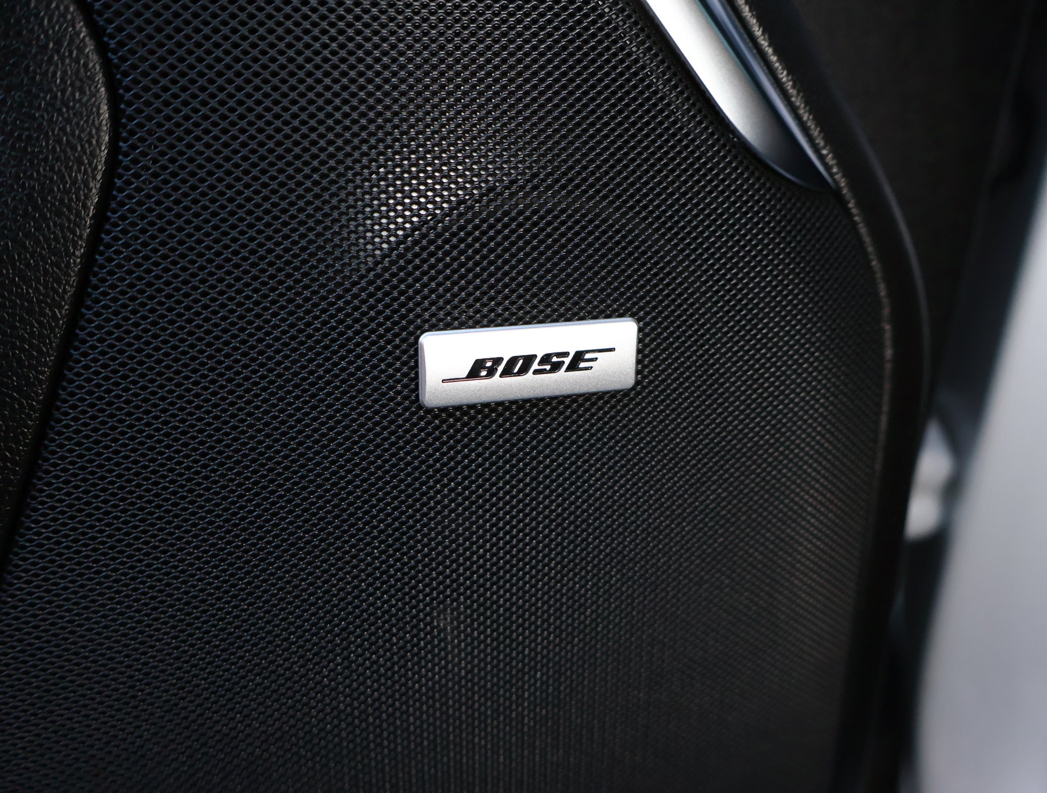 Certified 2025 Chevrolet Suburban High Country image 10