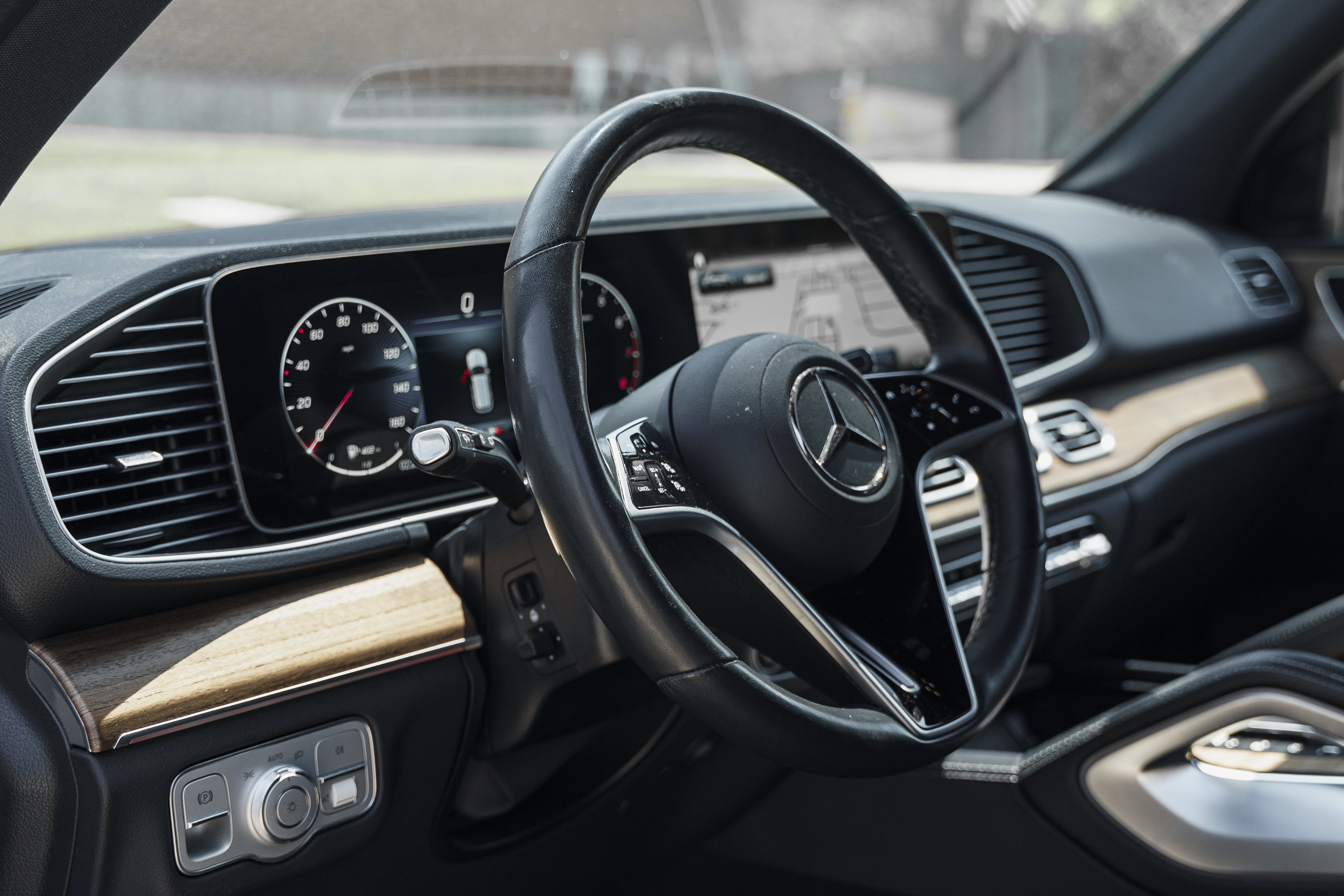 Used 2025 Mercedes-Benz GLE 450 4MATIC image 9