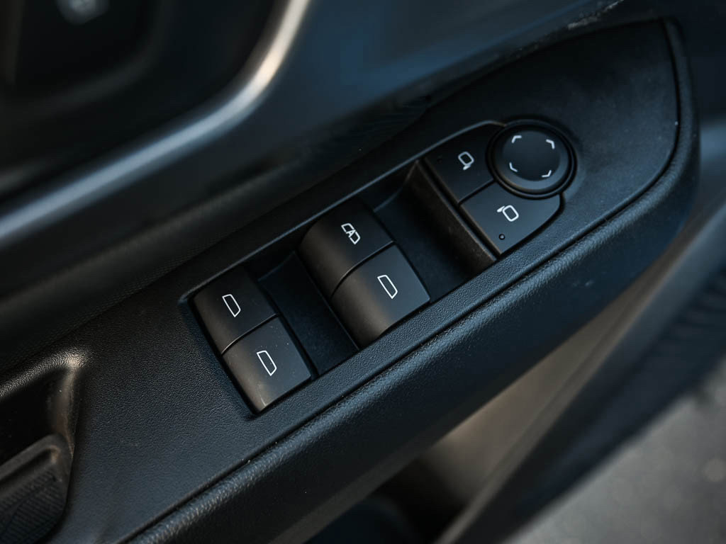 New 2025 Chevrolet Equinox EV RS image 16