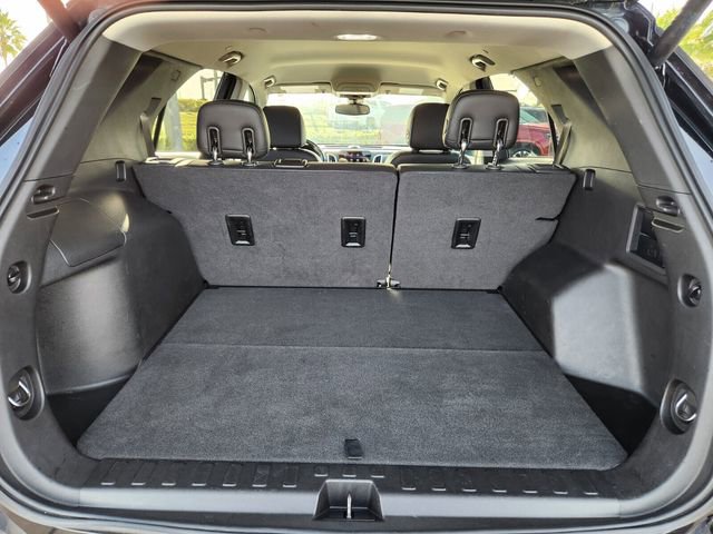 Certified 2020 Chevrolet Equinox LT w/ Midnight Edition image 18