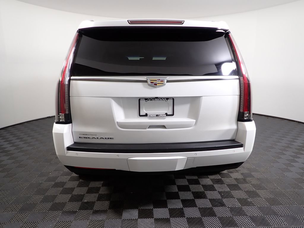 Used 2016 Cadillac Escalade Luxury image 17