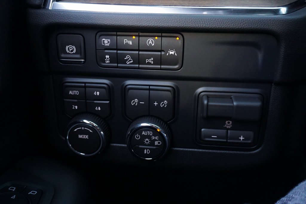 New 2026 Chevrolet Suburban High Country w/ Sun And Tow Package image 24