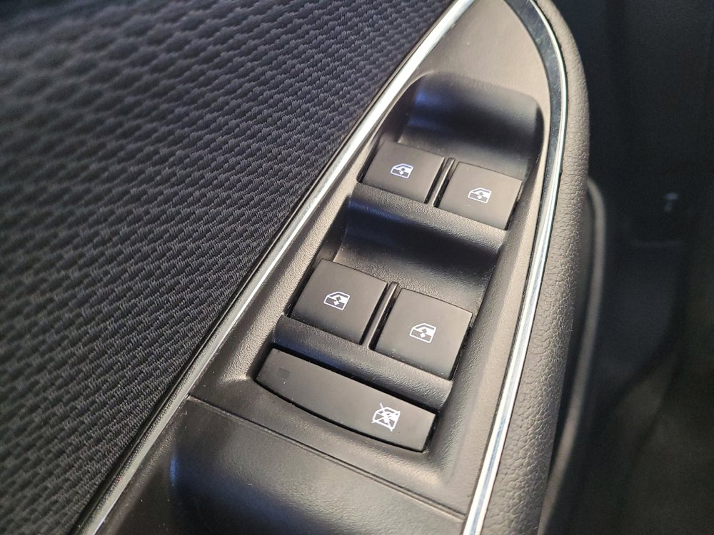 Used 2018 Chevrolet Cruze LS FWD image 27