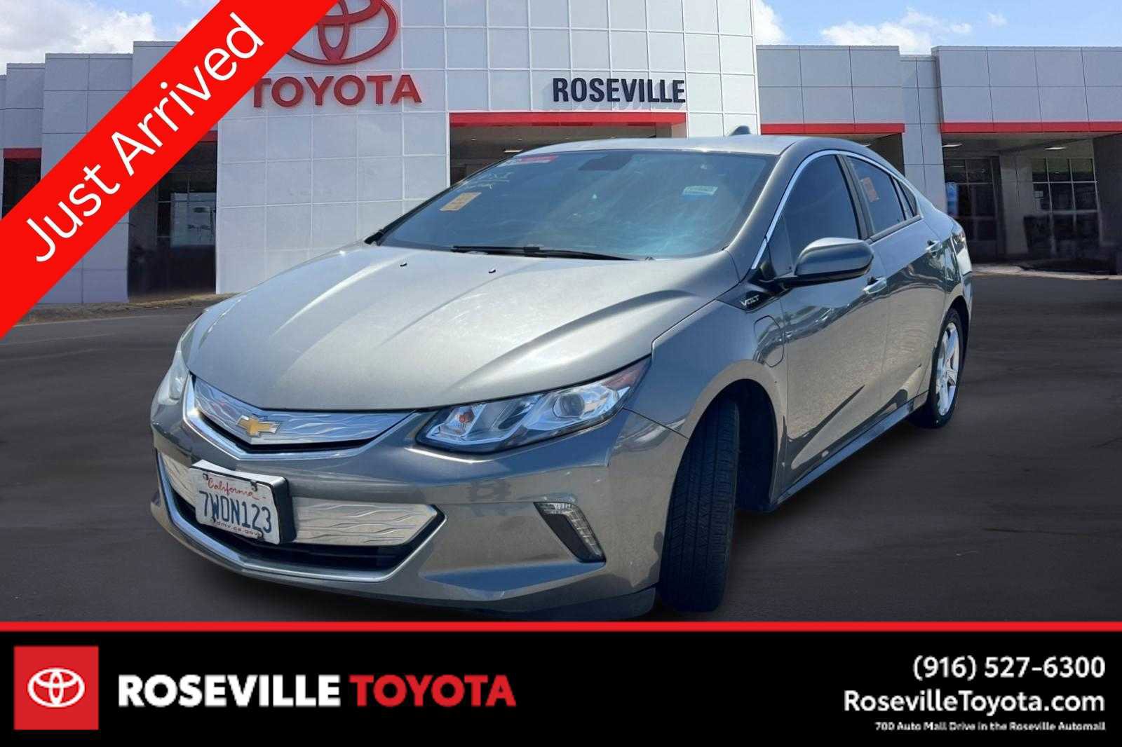 Used 2017 Chevrolet Volt LT image 1