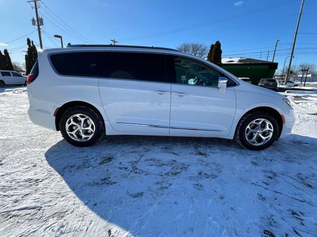 Used 2021 Chrysler Pacifica Limited image 6