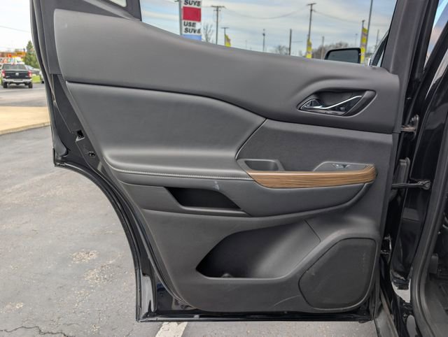 Used 2021 GMC Acadia SLE image 14