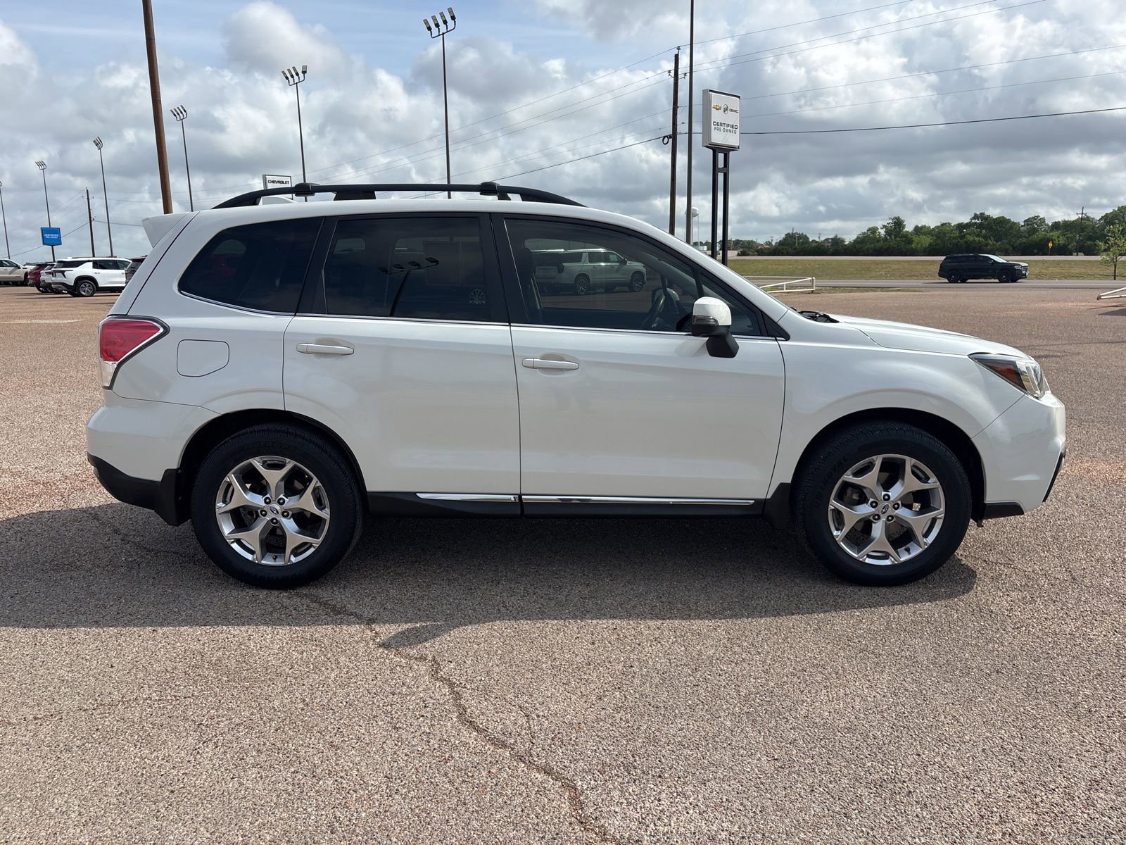 Used 2017 Subaru Forester 2.5i Touring image 7