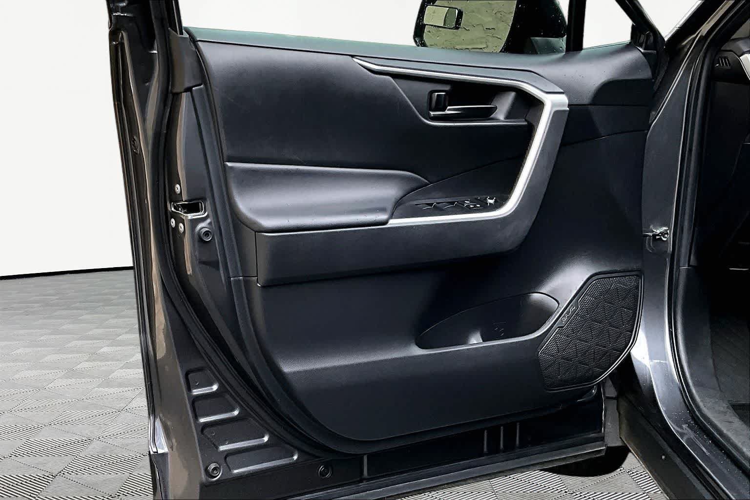 Certified 2023 Toyota RAV4 LE FWD image 22