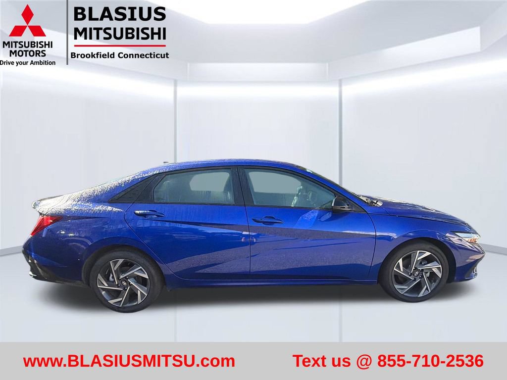 Used 2025 Hyundai Elantra Sport FWD image 6