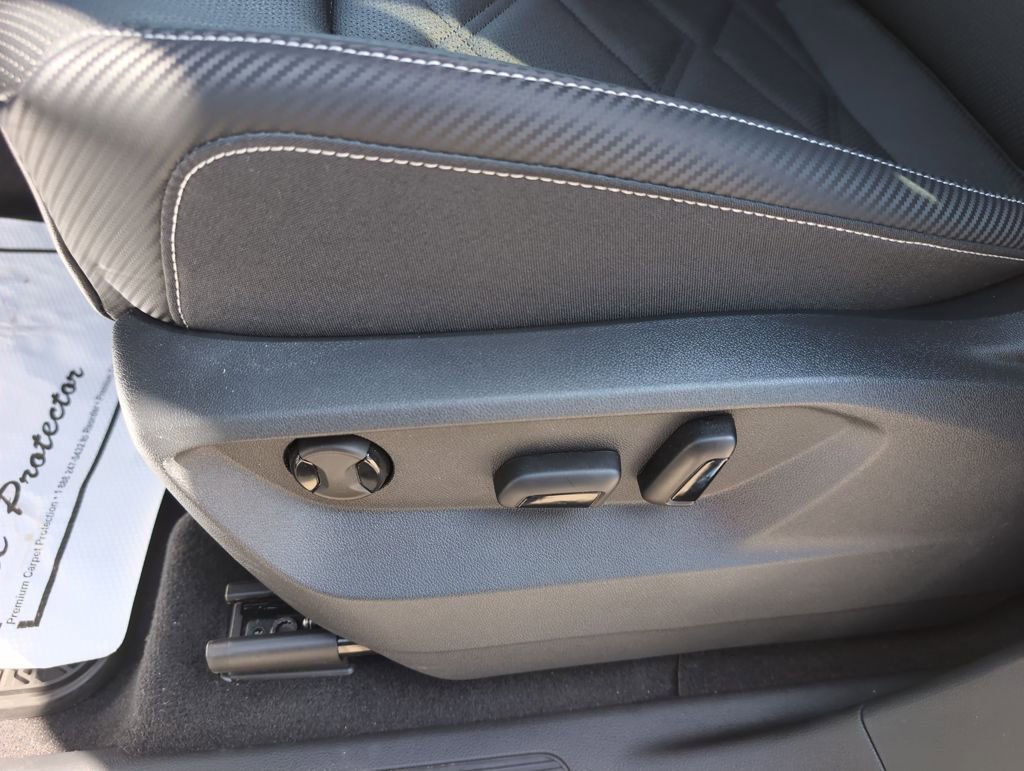 Used 2025 Volkswagen Atlas Cross Sport SE image 14