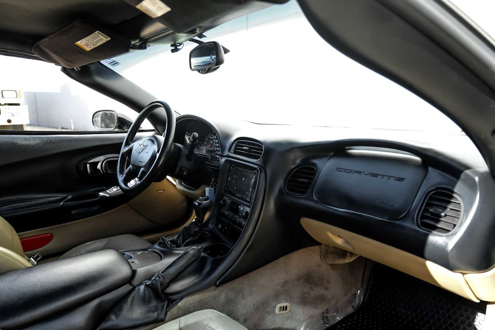 Used 2004 Chevrolet Corvette Coupe w/ Roof Package image 13