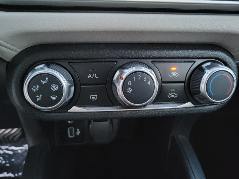 Used 2021 Nissan Versa SV FWD image 37