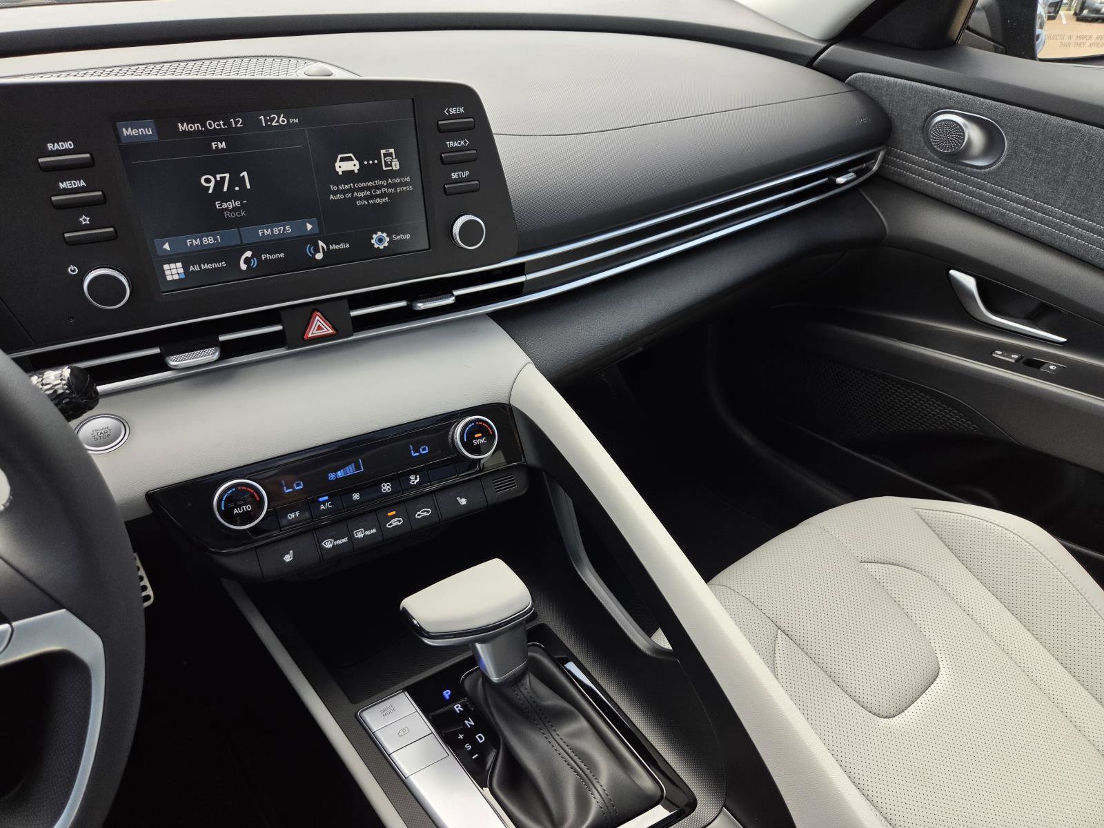 New 2026 Hyundai Elantra SEL Sport FWD image 16