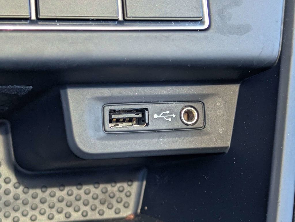 Used 2017 Volkswagen Tiguan SEL image 23