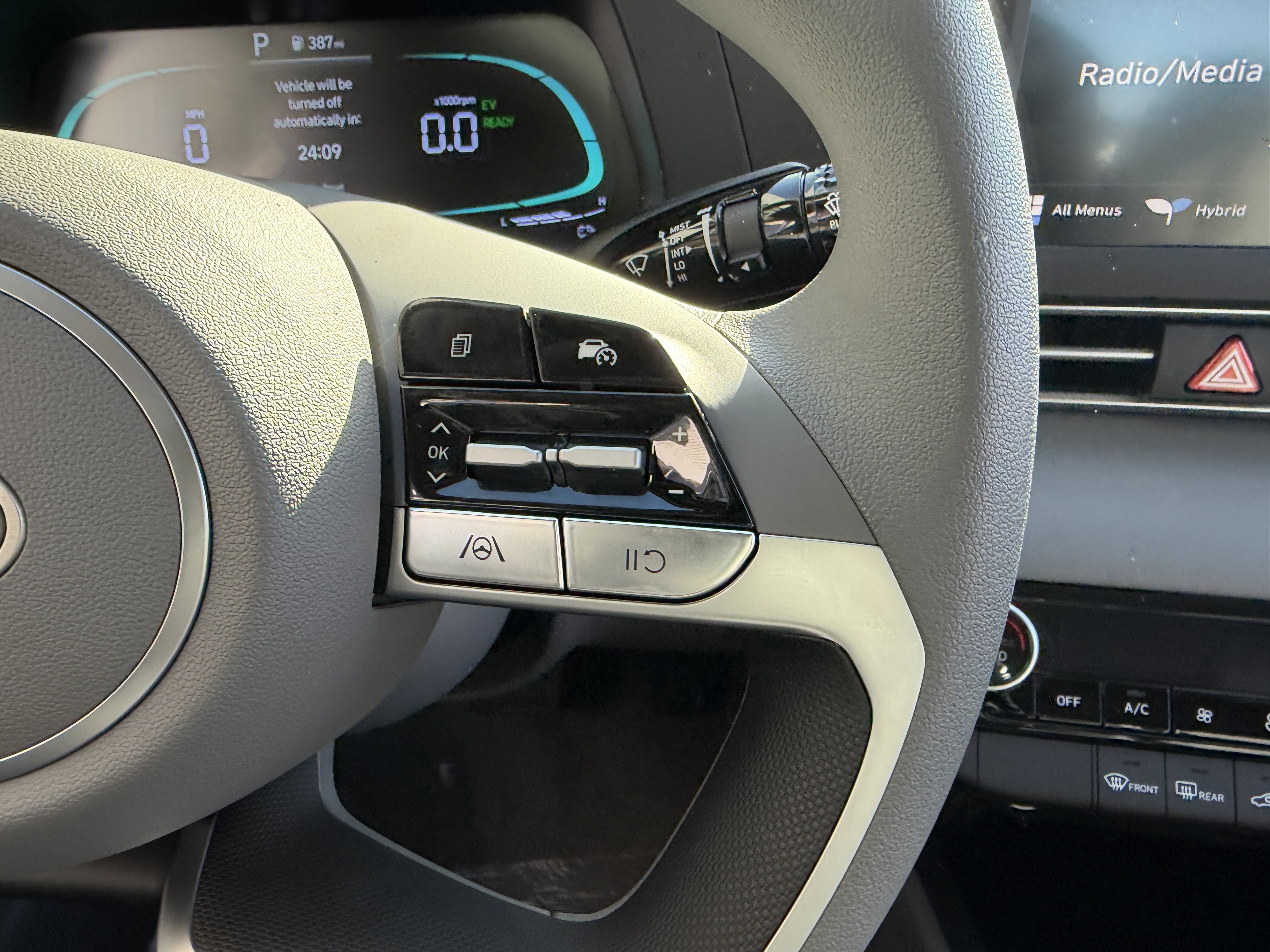 New 2026 Hyundai Elantra Hybrid FWD image 27